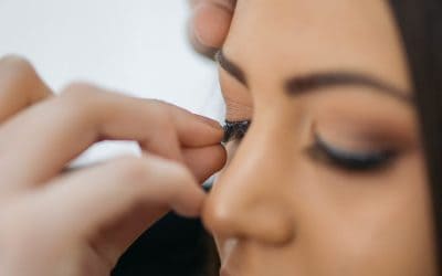 Should You Wear Fake Eyelashes with Contact Lenses