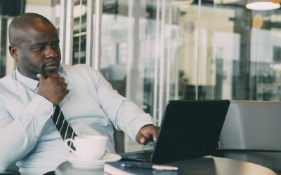 Are glasses or contact lenses better for computer use?