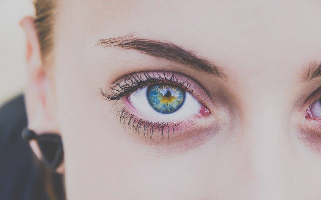 Signs your contact lenses no longer fit properly